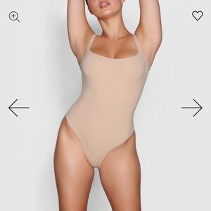 Skims Square Neck Bodysuit in Clay XS